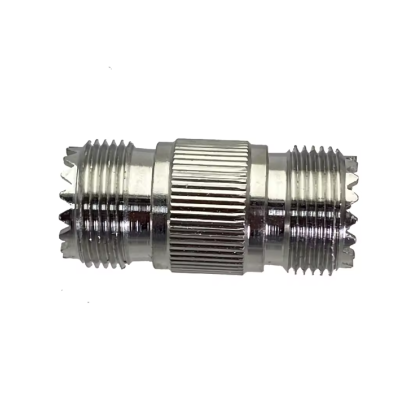 محول موصل UHF أنثى إلى UHF ذكر (من SO-239 إلى PL-259) محول موصل UHF أنثى إلى UHF ذكر (من SO-239 إلى PL-259)