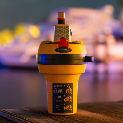 Ocean Signal EPIRB1جهاز استغاثة بحري 